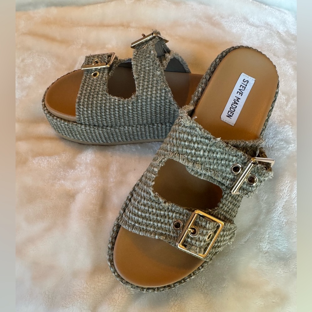 Steve Madden raffia slide sandal. Size 8. Used once.